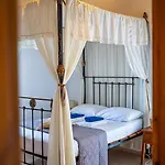 Petrochtisto Coastal Escape With Pool And Sea Views Помос
