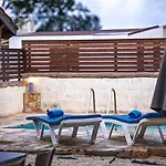 Petrochtisto Coastal Escape With Pool And Sea Views