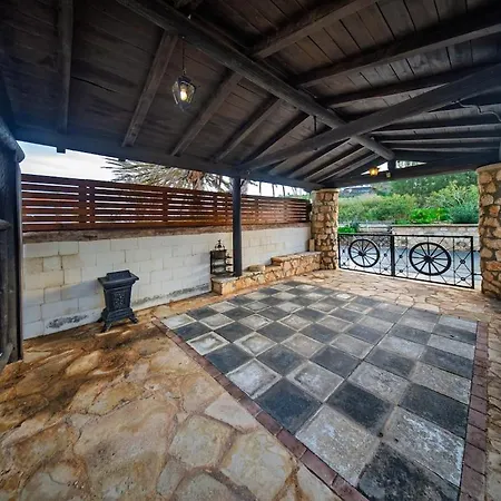 Petrochtisto Coastal Escape With Pool And Sea Views