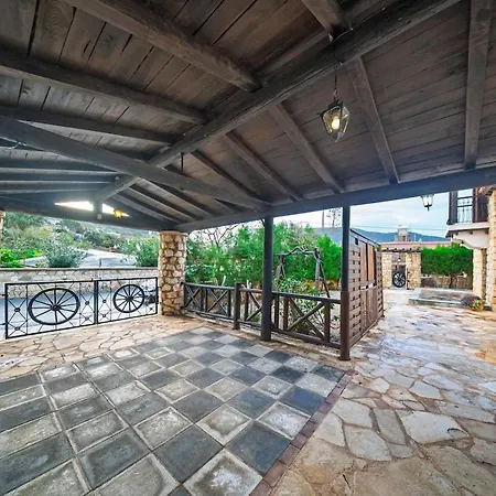Petrochtisto Coastal Escape With Pool And Sea Views * Помос