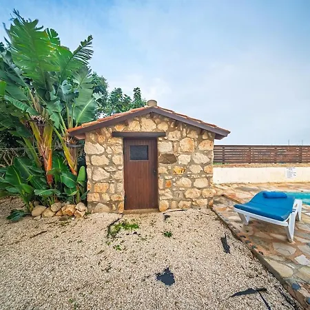Petrochtisto Coastal Escape With Pool And Sea Views * Помос
