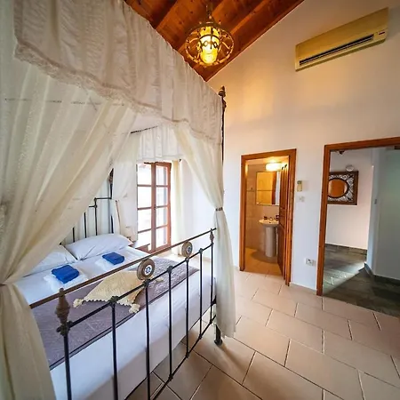Вилла Petrochtisto Coastal Escape With Pool And Sea Views *