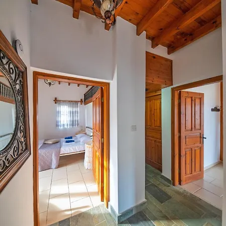 Petrochtisto Coastal Escape With Pool And Sea Views *