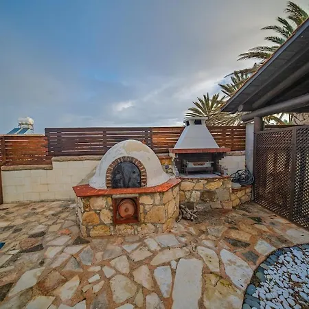Villa Petrochtisto Coastal Escape With Pool And Sea Views *
