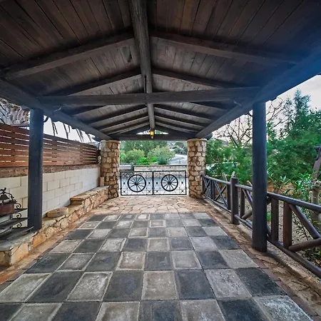 Villa Petrochtisto Coastal Escape With Pool And Sea Views Pomos