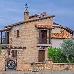 Petrochtisto Coastal Escape With Pool And Sea Views וילה *
