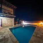 Petrochtisto Coastal Escape With Pool And Sea Views