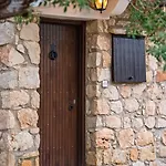 Petrochtisto Coastal Escape With Pool And Sea Views