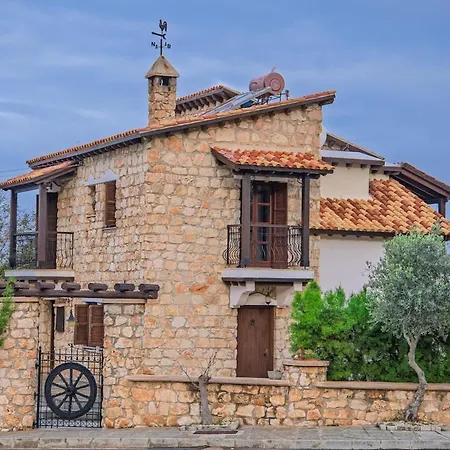 Petrochtisto Coastal Escape With Pool And Sea Views Villa *