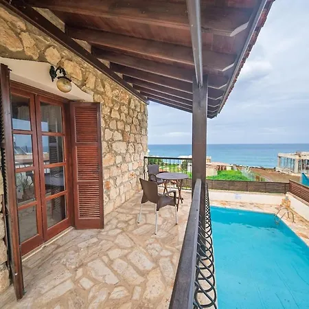 Petrochtisto Coastal Escape With Pool And Sea Views * ポモス