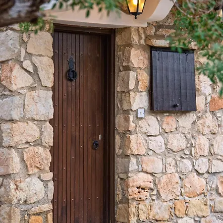 Petrochtisto Coastal Escape With Pool And Sea Views