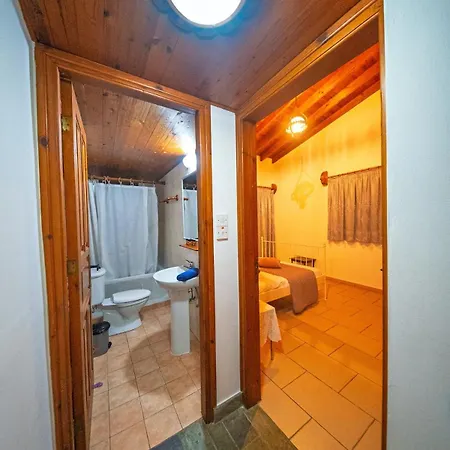 Petrochtisto Coastal Escape With Pool And Sea Views ヴィラ ポモス