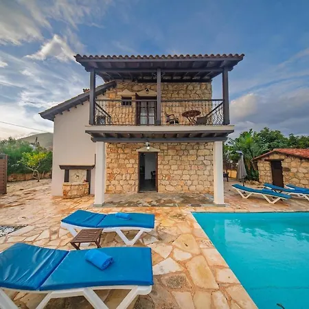 Petrochtisto Coastal Escape With Pool And Sea Views *